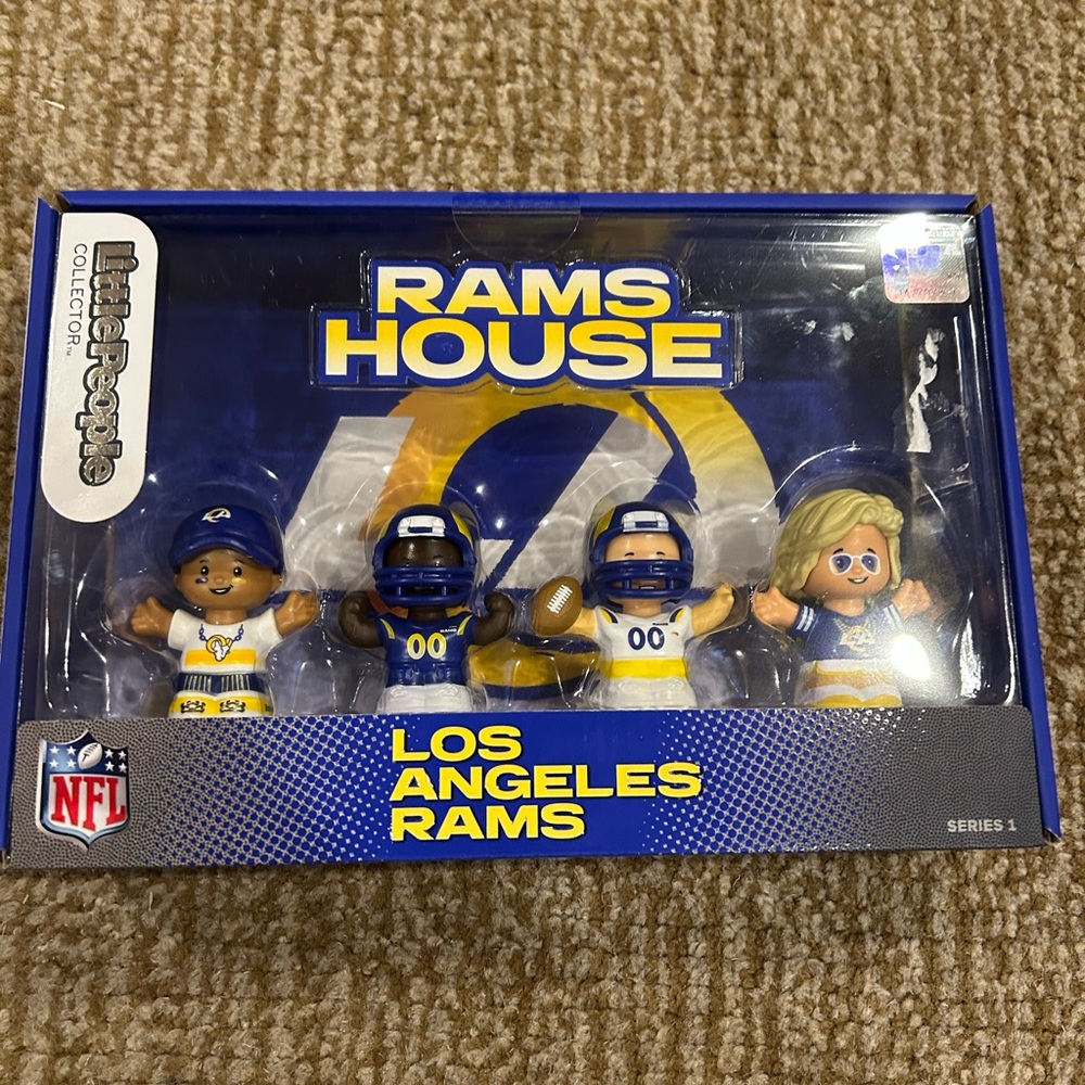 COPY - NIB Los Angeles rams little people set